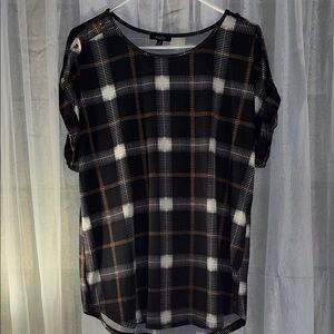 AUW Black and White Checkered Short Sleeve Top